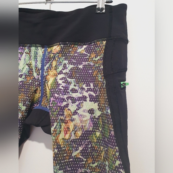 Lululemon athletica size 8 crop leggings - Picture 3 of 6